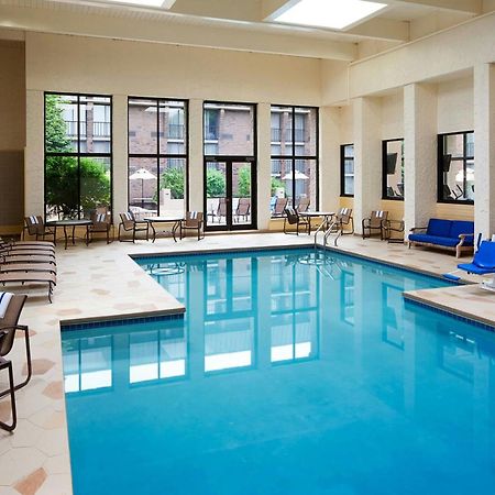 Sheraton Milwaukee Brookfield Exteriör bild