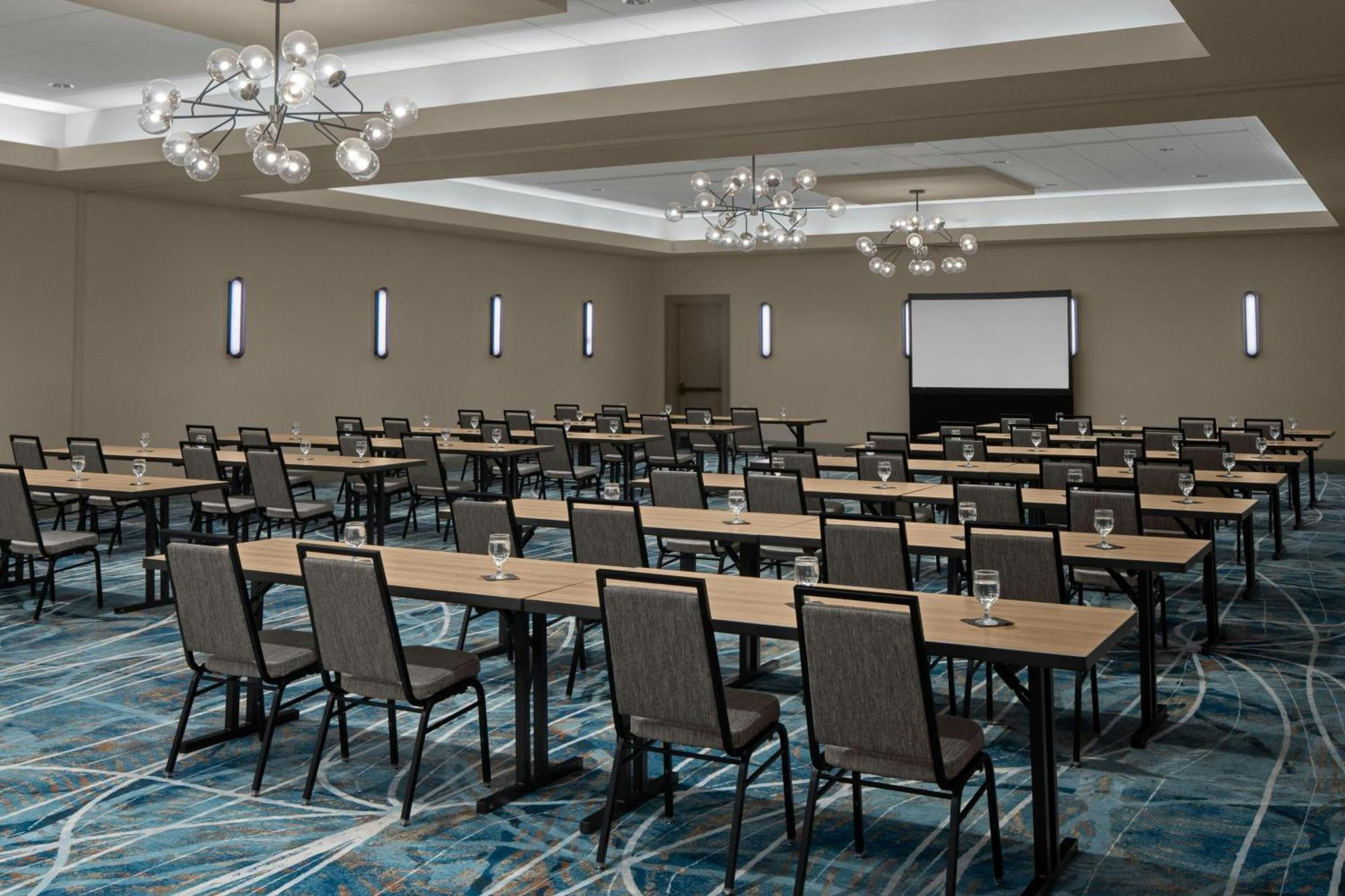 Sheraton Milwaukee Brookfield Exteriör bild