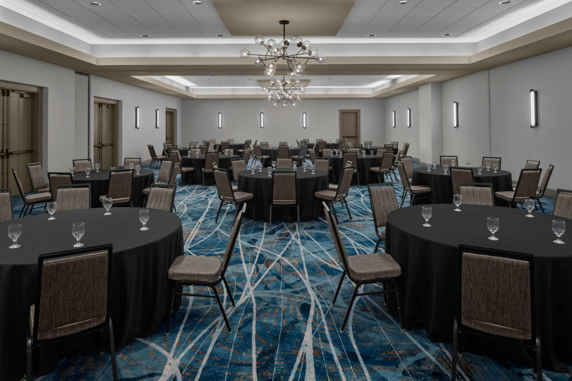 Sheraton Milwaukee Brookfield Exteriör bild