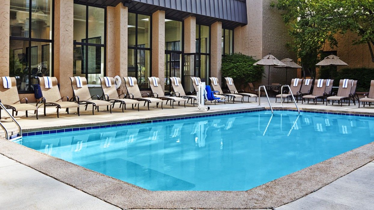 Sheraton Milwaukee Brookfield Exteriör bild