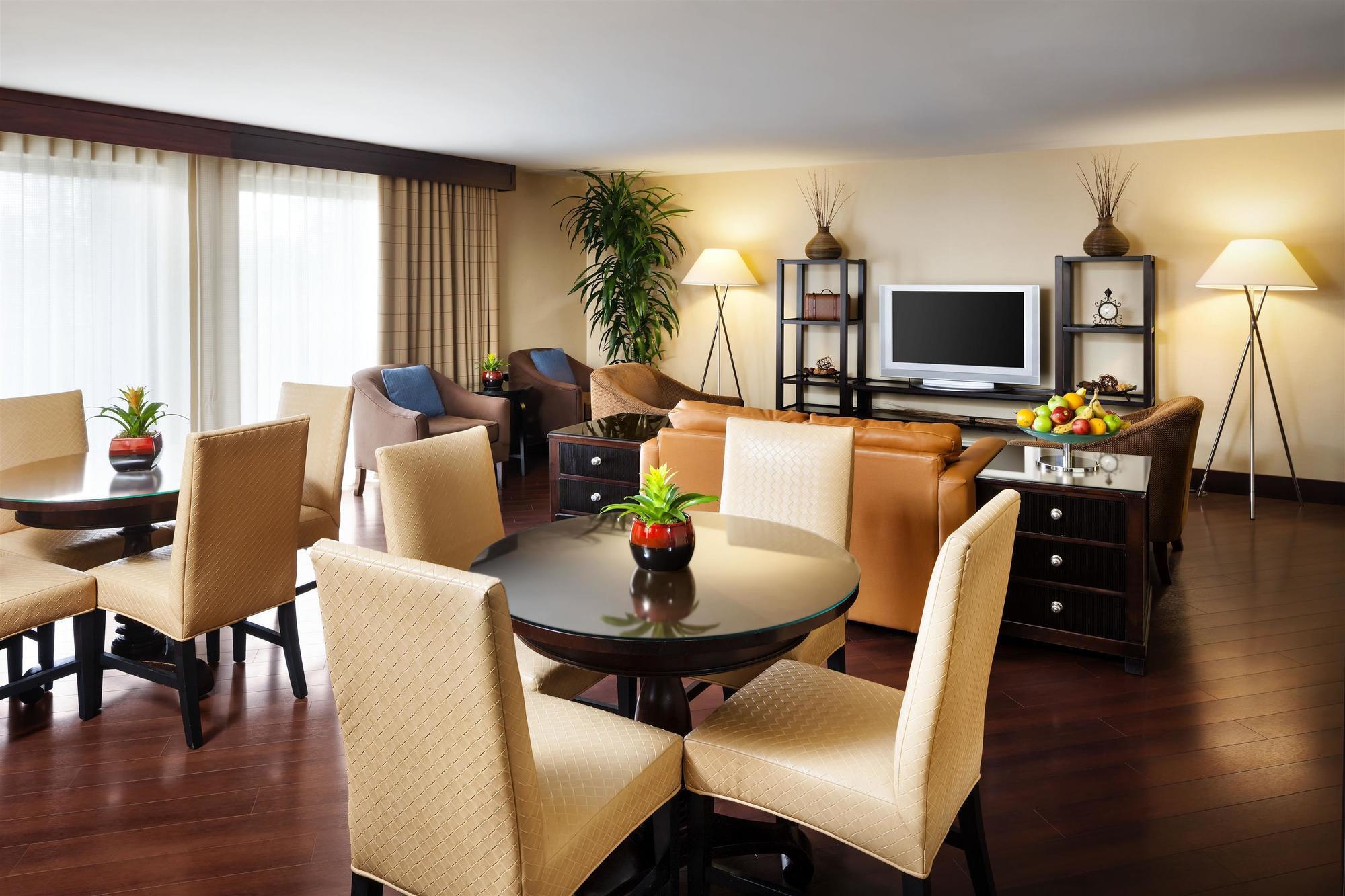 Sheraton Milwaukee Brookfield Exteriör bild