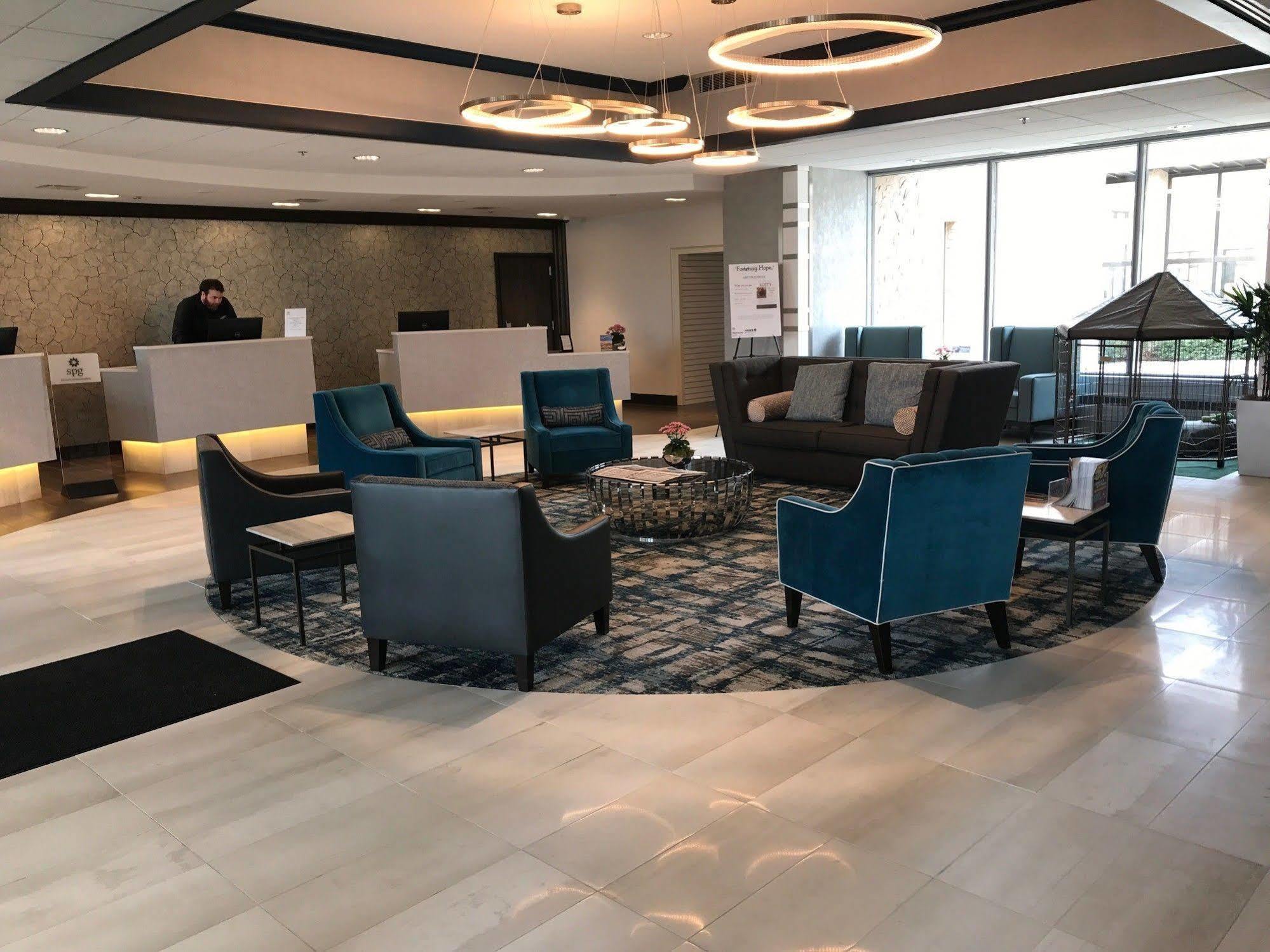 Sheraton Milwaukee Brookfield Exteriör bild