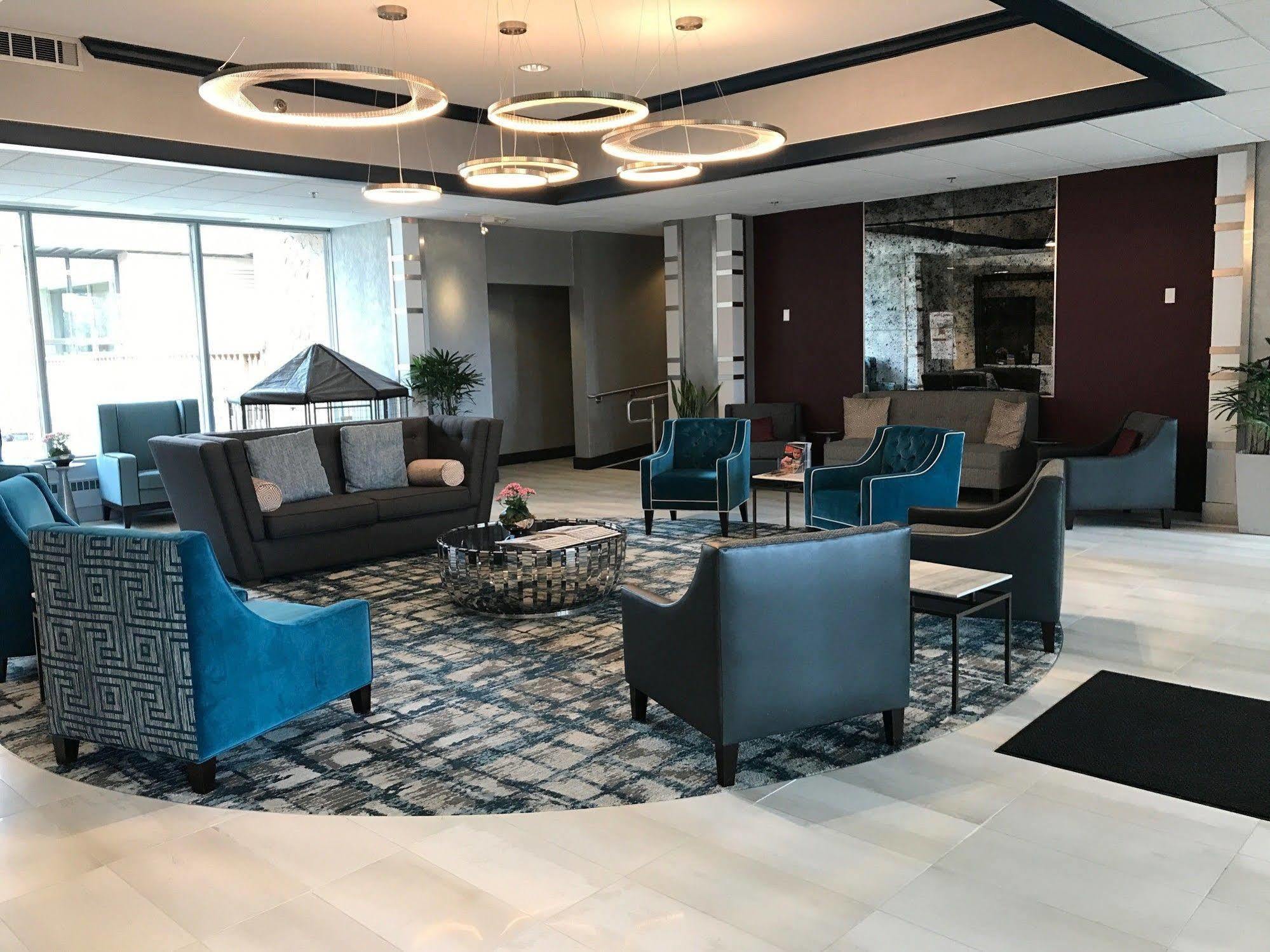 Sheraton Milwaukee Brookfield Exteriör bild