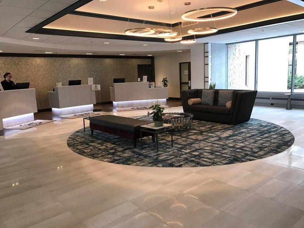 Sheraton Milwaukee Brookfield Exteriör bild